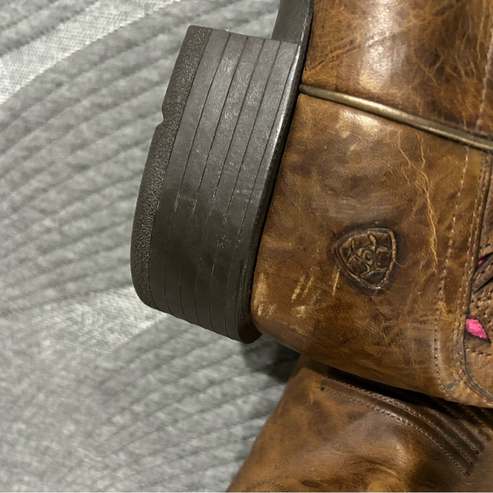 Ladies Ariat brown with pink accent square toe boots. Size 11